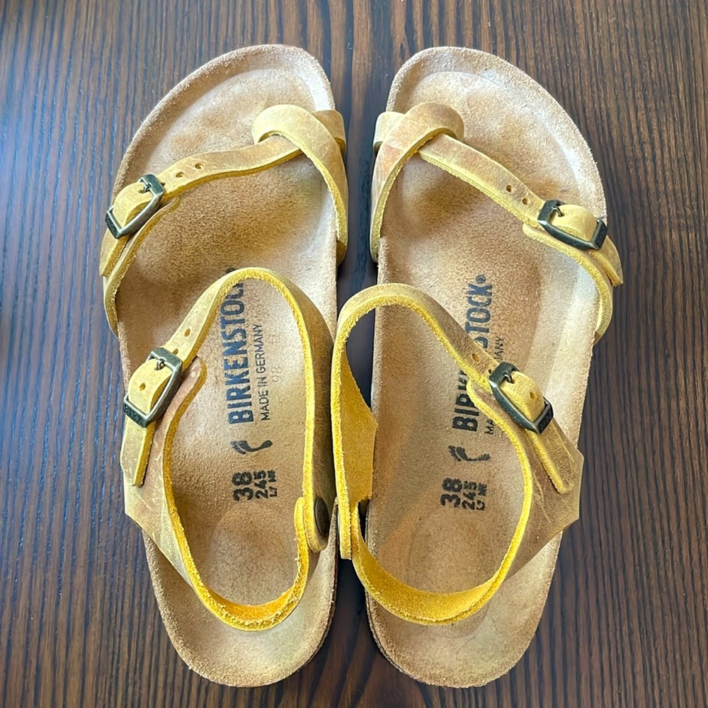 Like new Birkenstock Taormina ochre size 38 narrow fit. Never worn outdoors.